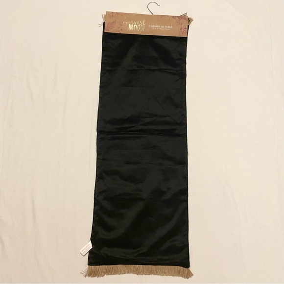 Harvest Moon Table Runner Decor with Sunflower and Pumpkin Design - Picture 12 of 16